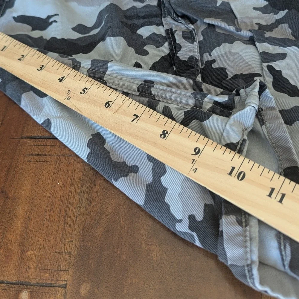 Levis Cargo Shorts Grey Black Camo Multi Pocket Mens Sz 40 Streetwear Utility